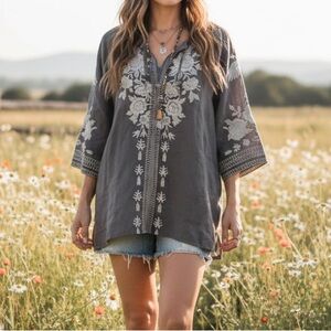 Johnny Was JWLA Linen Embroidered Tunic in Grey
Petite Large